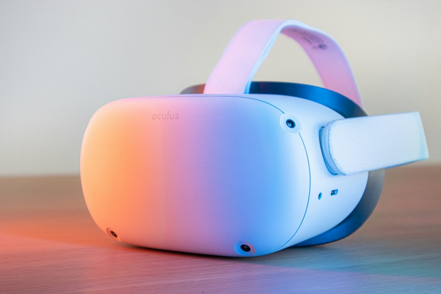 Illustrative VR headset, not a ViRsTiLE screenshot